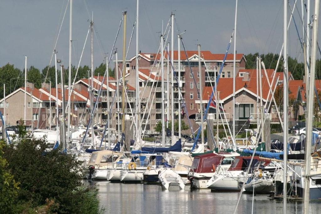 Hotel Restaurant Zeeland Tholen Exterior foto