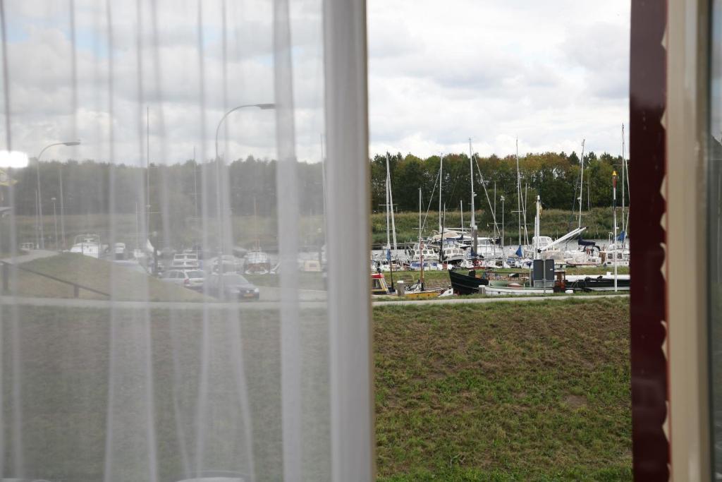 Hotel Restaurant Zeeland Tholen Habitación foto